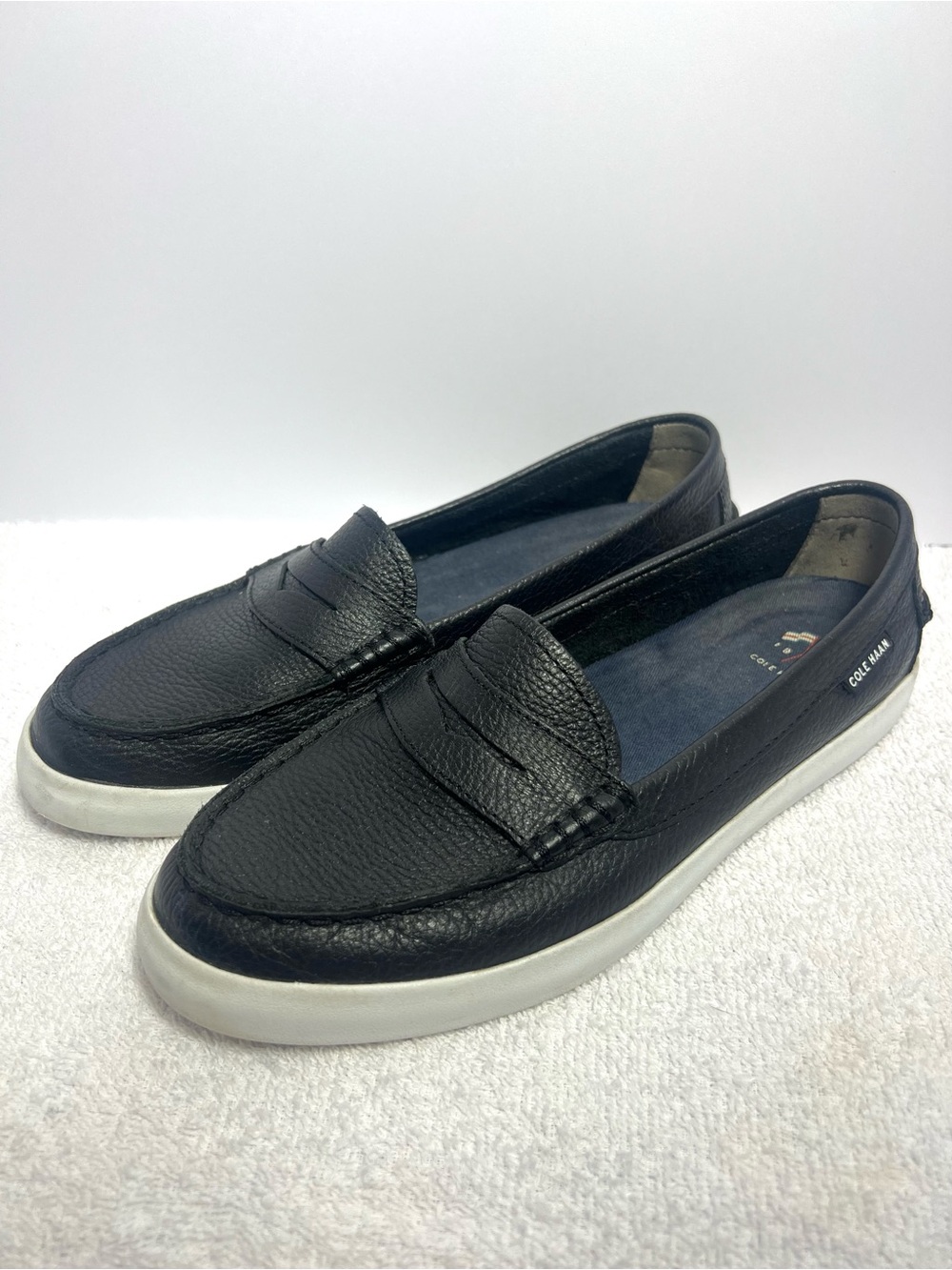 Cole Haan Grand OS Nantucket Black Pebbled Leather Women’s Penny Loafers Size 8B